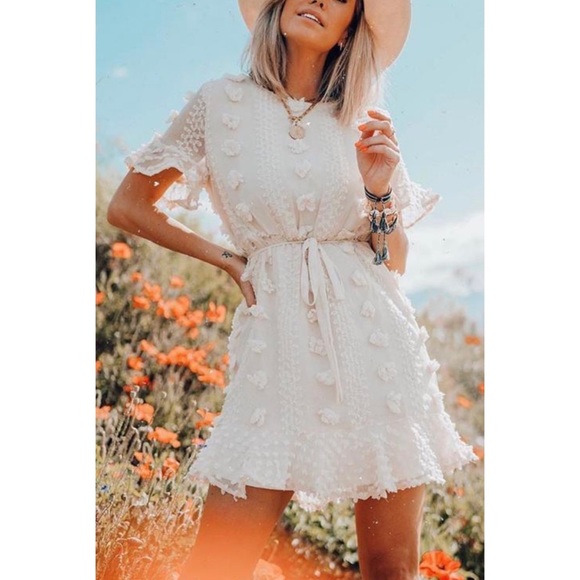 Selfie Leslie Pom Pom Swiss Dot mini dress Beige Cream Nude flutter sleeve Large - Picture 2 of 9